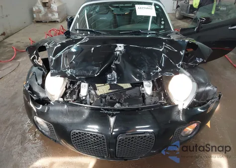 2009 Pontiac Solstice Gxp z USA, uszkodzony, nr VIN 1G2MT35XX9Y105373